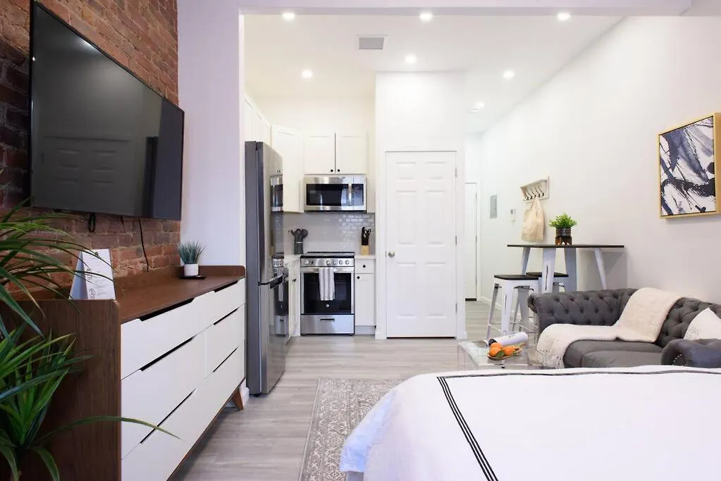 240-14 New Studio Prime Location W&D In Unit New York