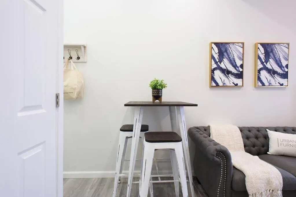 240-14 New Studio Prime Location W&D In Unit New York